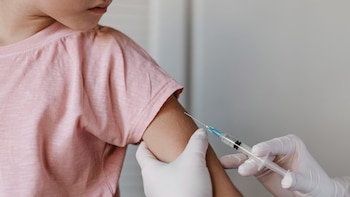 Estados Unidos enfrenta la temporada de gripe más temprana en una década con una nueva cepa que deja vulnerables a los más jóvenes